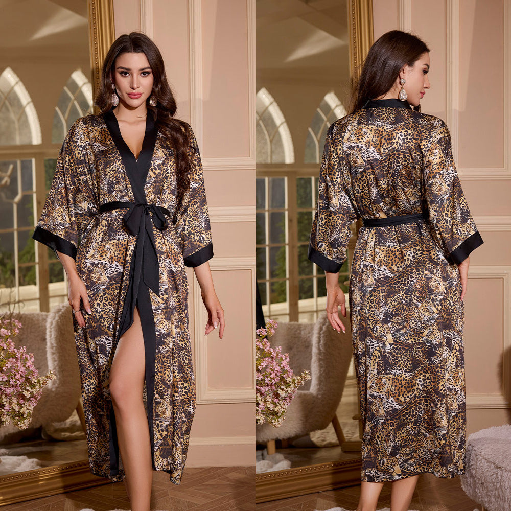 Women's Plus Size Kimono-Style Robe
